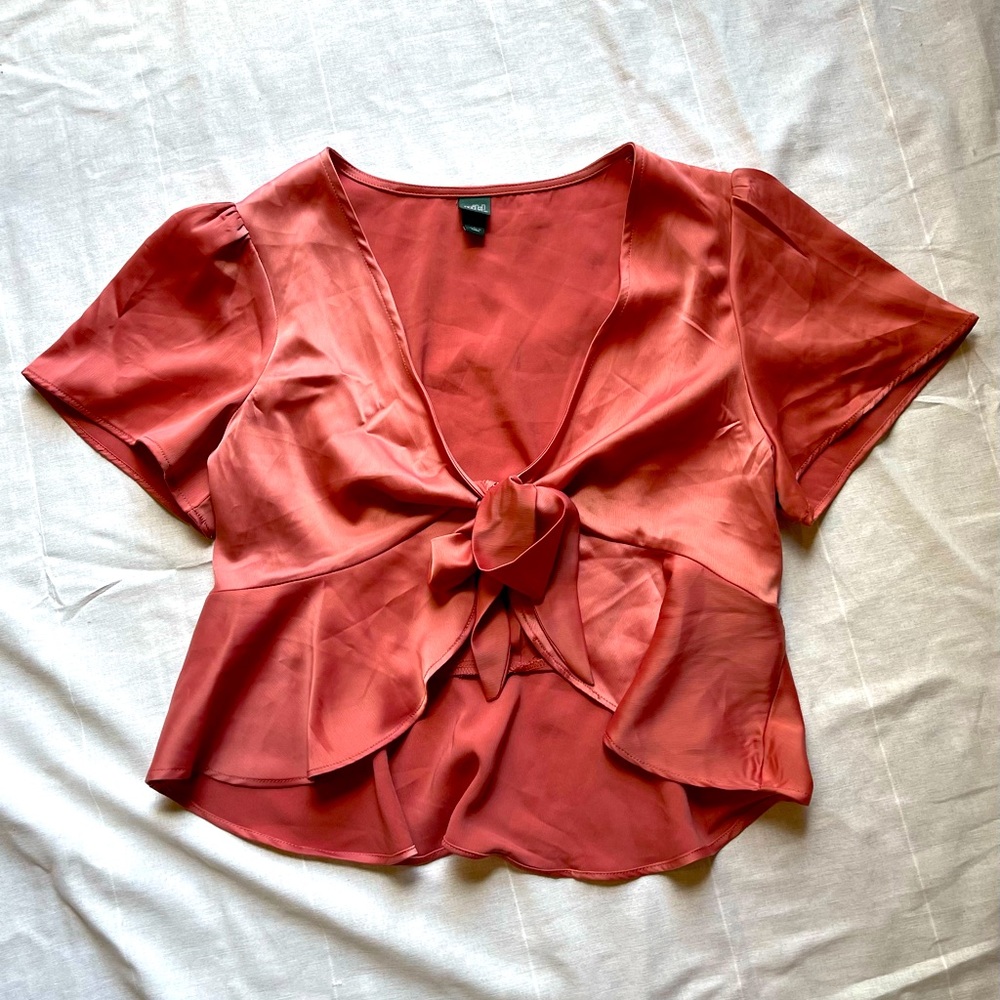 Cropped front tie shirt by wild fable size large never worn